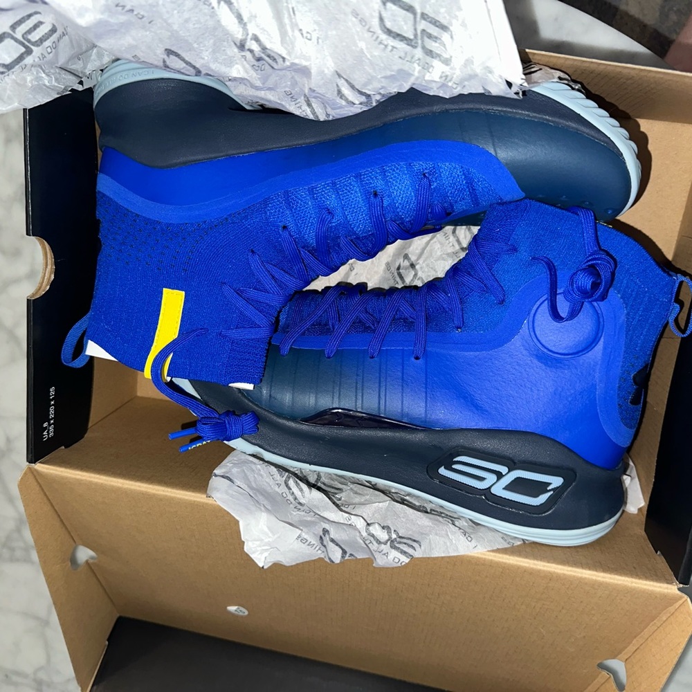 Under Armour Men’s 10 - Curry 4 'More Fun' 1298306-401 Sneakers Limited Ed- NWT